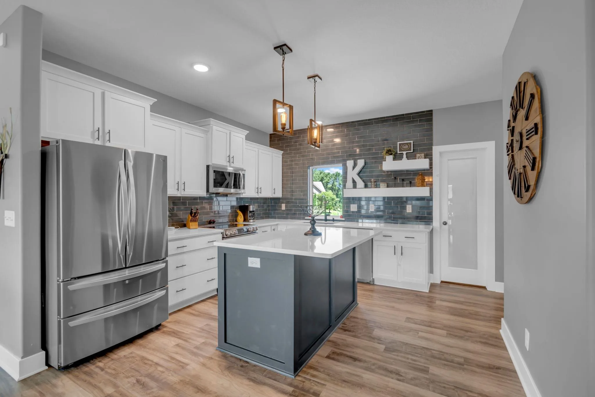 Wichita, Kansas 67204, United States, 5 Bedrooms Bedrooms, ,3 BathroomsBathrooms,Residential,Active,173686