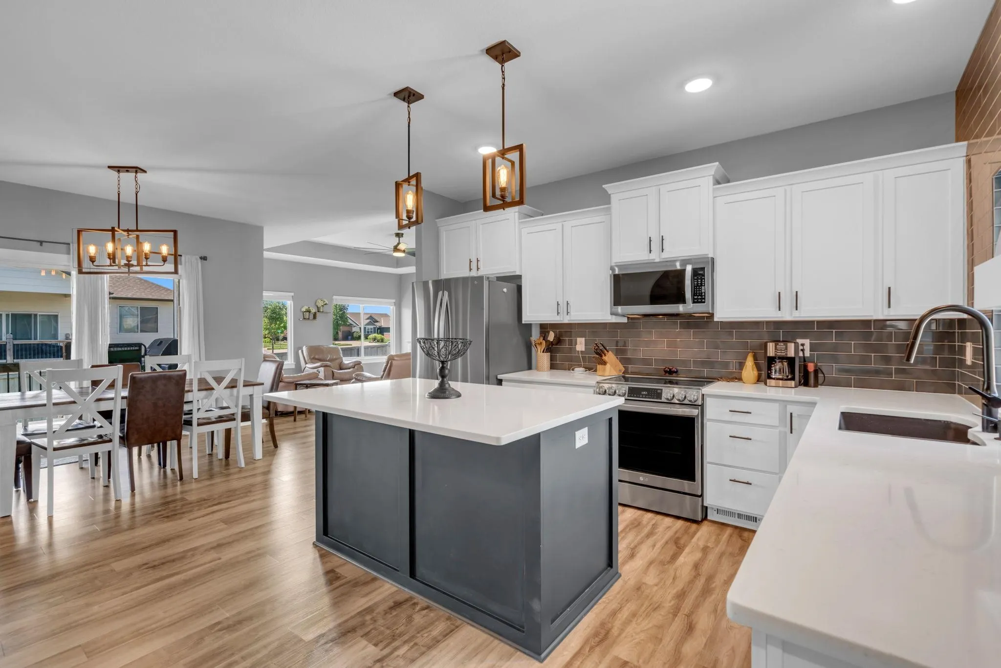 Wichita, Kansas 67204, United States, 5 Bedrooms Bedrooms, ,3 BathroomsBathrooms,Residential,Active,173686