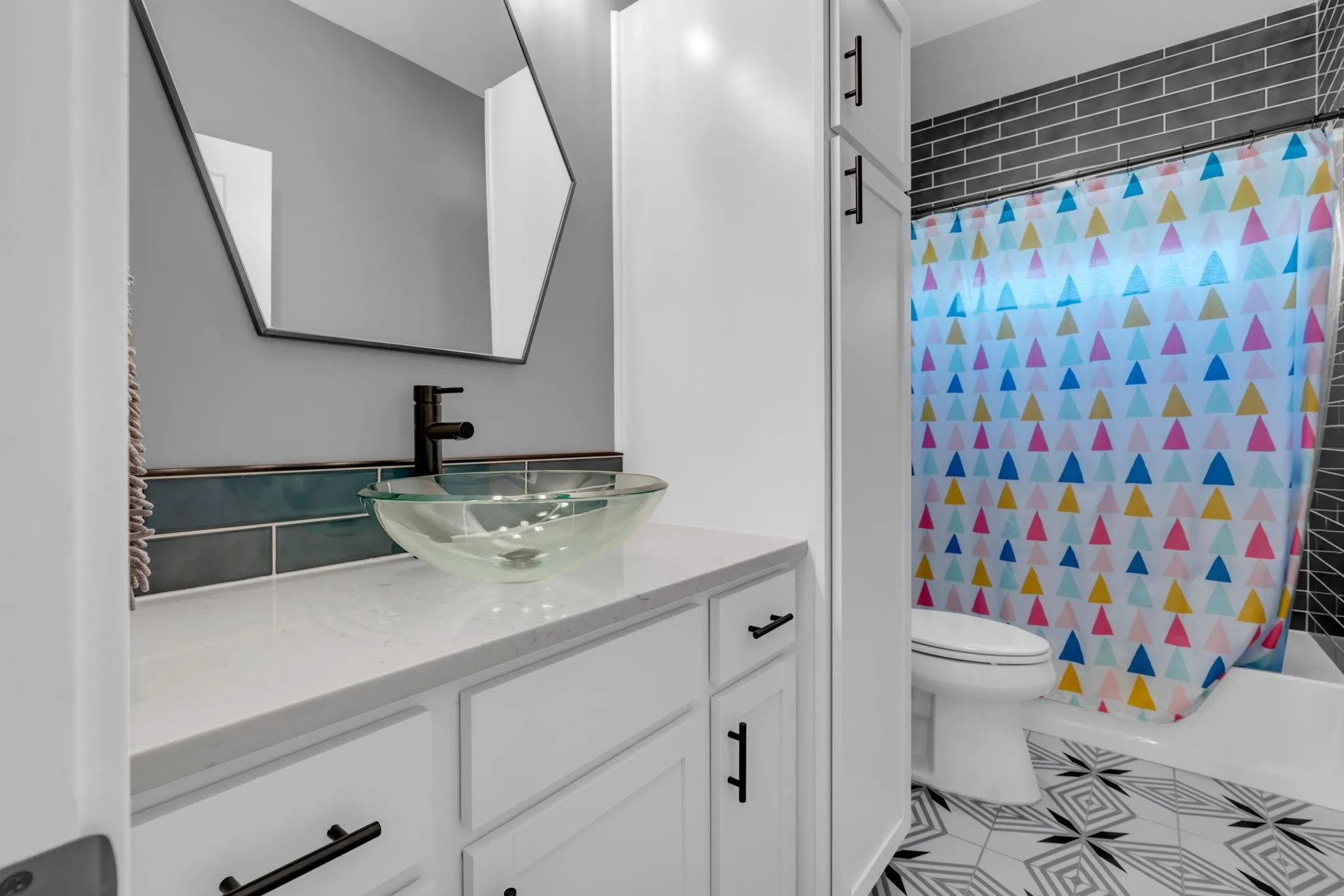 Wichita, Kansas 67204, United States, 5 Bedrooms Bedrooms, ,3 BathroomsBathrooms,Residential,Active,173686