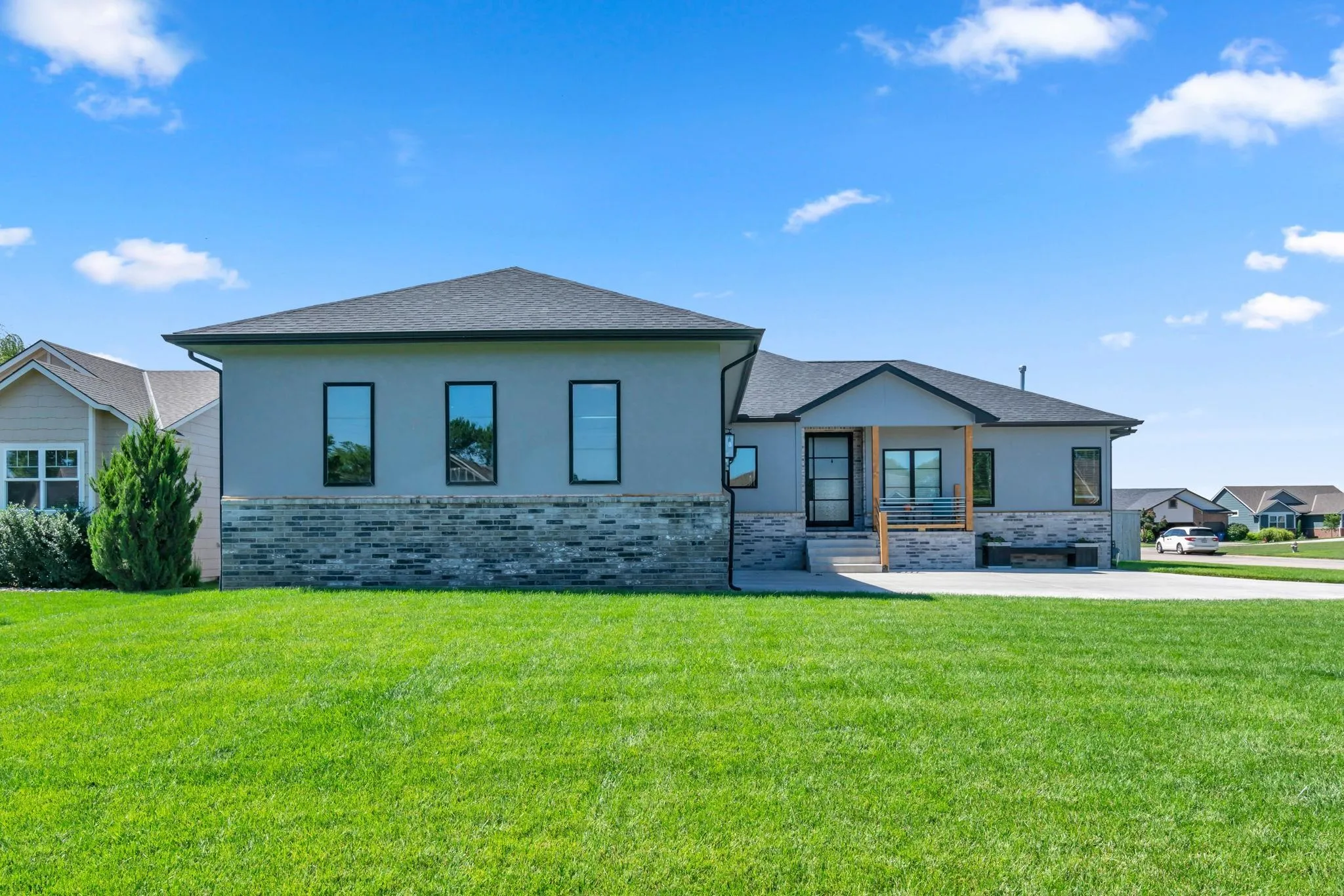 Wichita, Kansas 67204, United States, 5 Bedrooms Bedrooms, ,3 BathroomsBathrooms,Residential,Active,173686