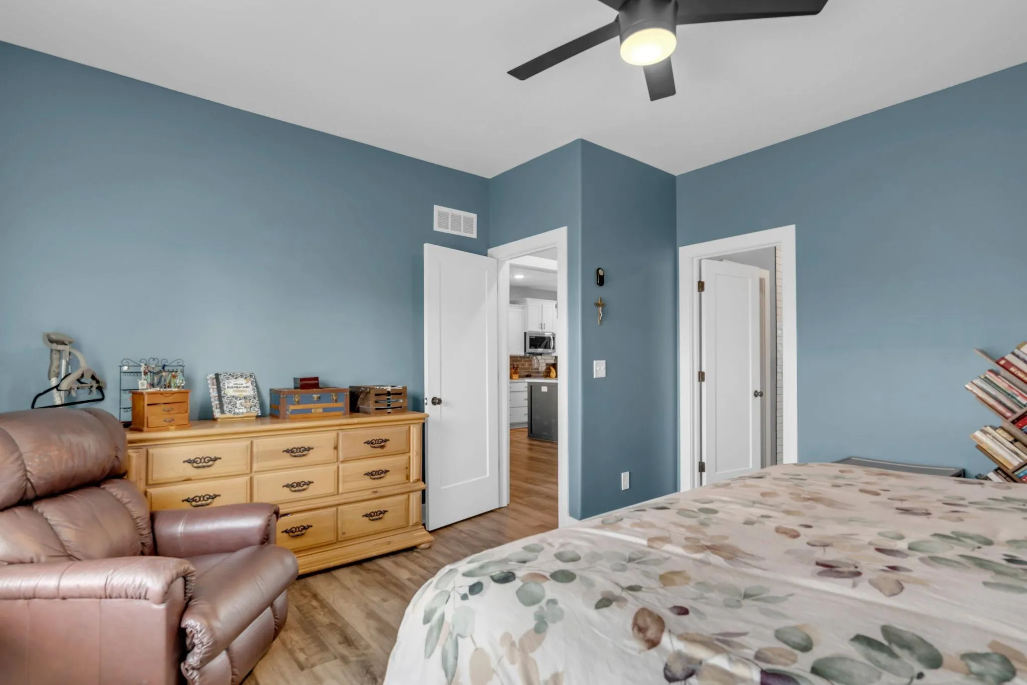 Wichita, Kansas 67204, United States, 5 Bedrooms Bedrooms, ,3 BathroomsBathrooms,Residential,Active,173686