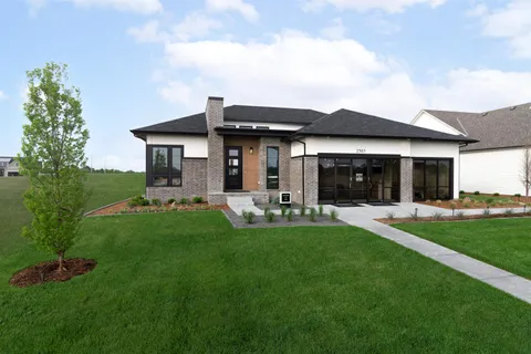 2307 N Sagebrush St, Wichita, KS MLS: 652495