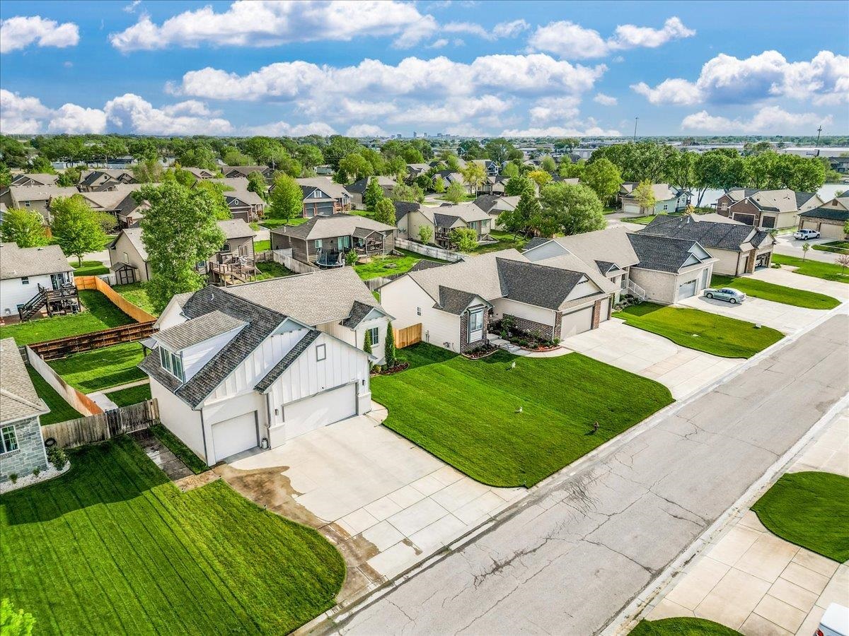 3307 S Bluelake Ct, Wichita, Kansas image 36