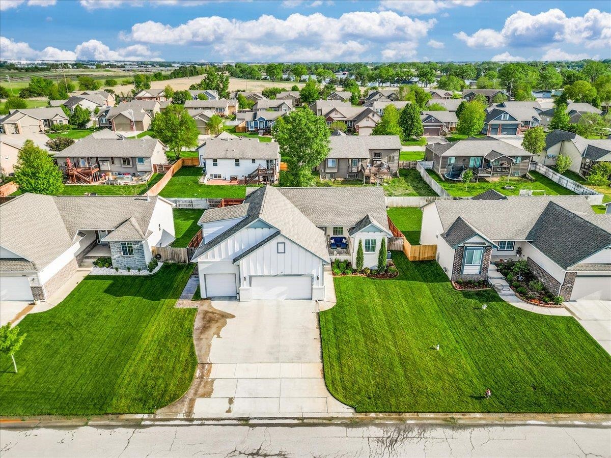 3307 S Bluelake Ct, Wichita, Kansas image 34