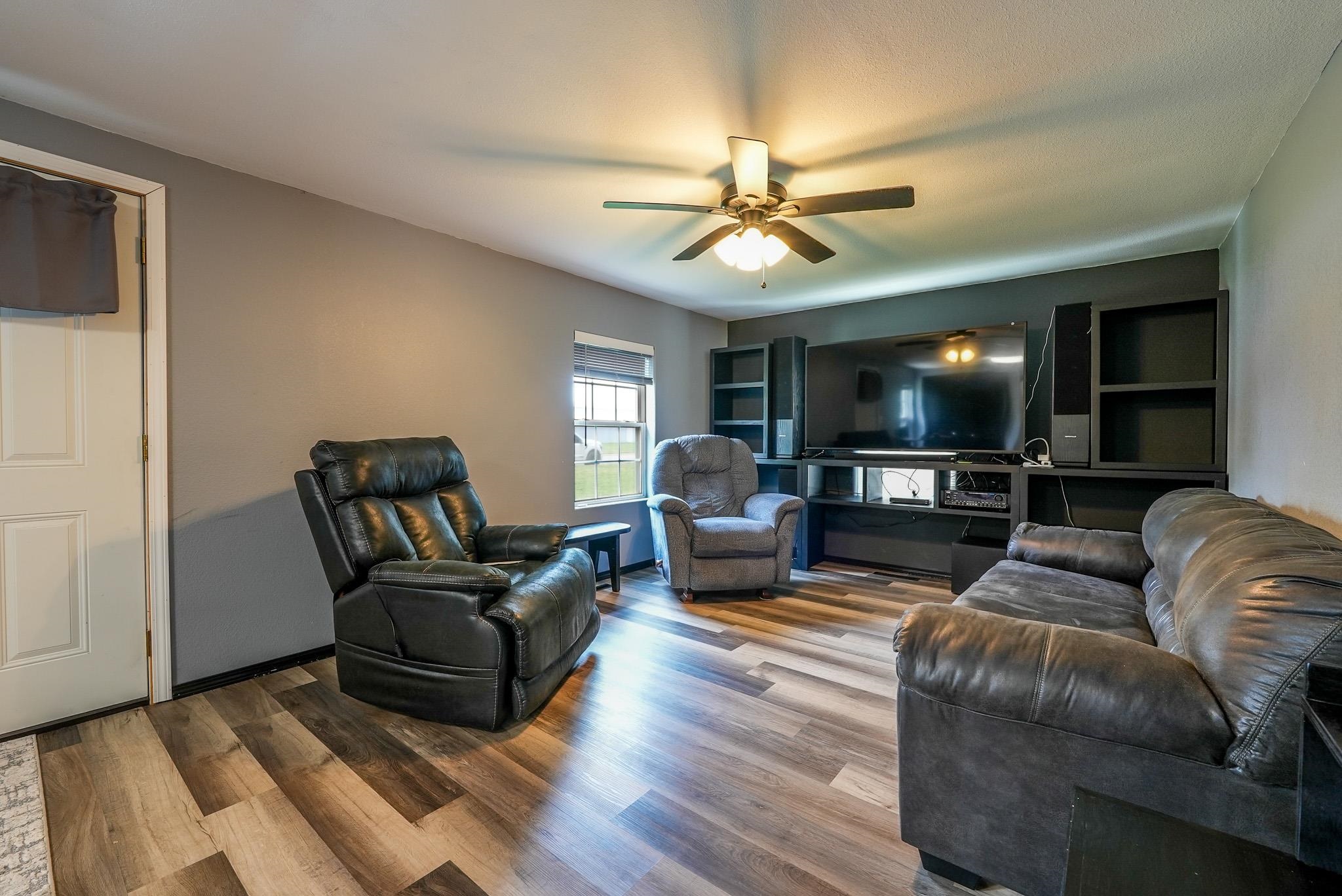 526 N State St, El Dorado, Kansas image 3