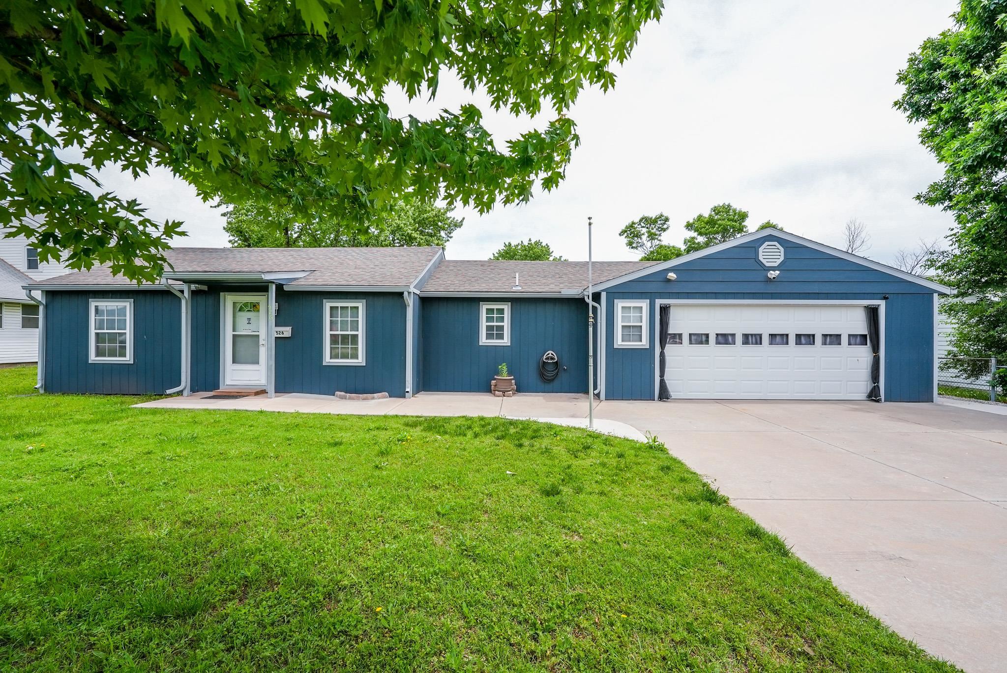526 N State St, El Dorado, Kansas image 1