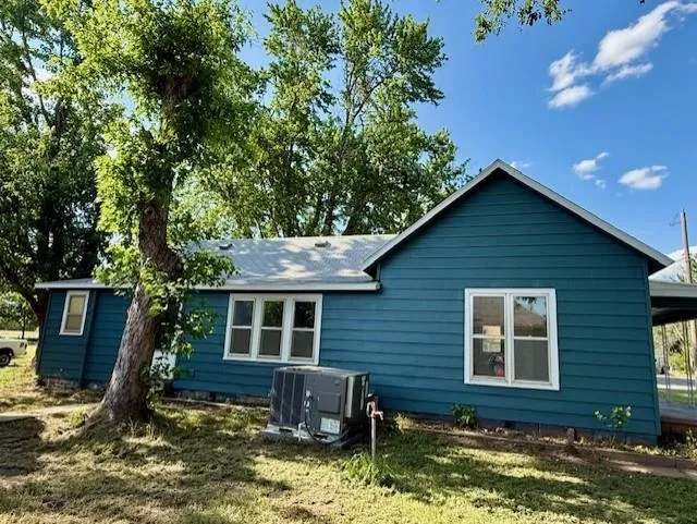 Argonia, Kansas 67004, United States, 2 Bedrooms Bedrooms, ,2 BathroomsBathrooms,Residential,Active,162012