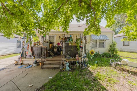Homes For Sale - 730 S Pinecrest St<br/> Wichita, KS 67218