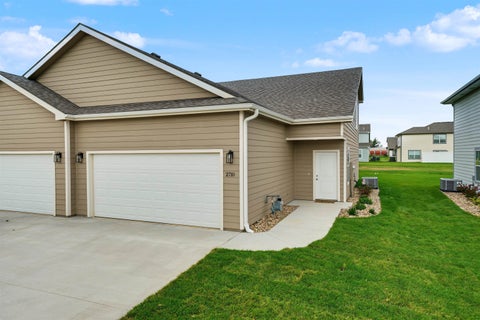 Multifamily For Sale - 2710 Amelia Lane<br/> Salina, KS 67401