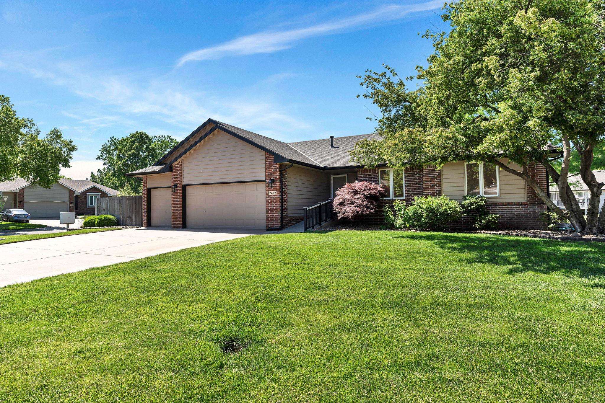 2422 N Covington Ct, Wichita, Kansas image 2