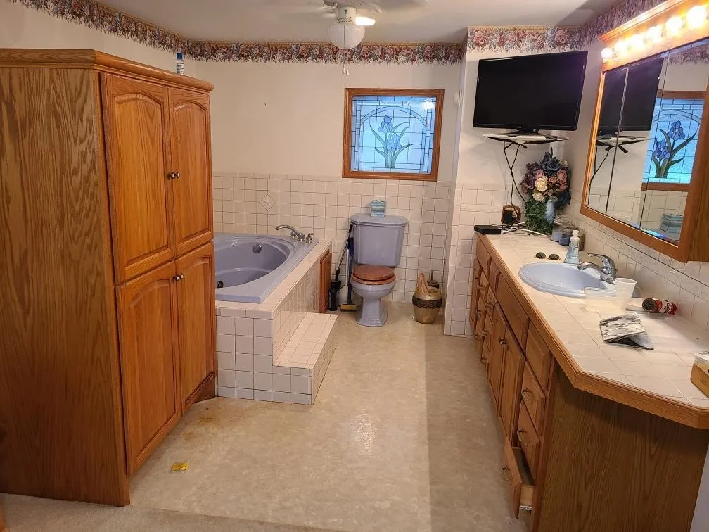 Winfield, Kansas 67156, United States, 2 Bedrooms Bedrooms, ,2 BathroomsBathrooms,Residential,Active,166723