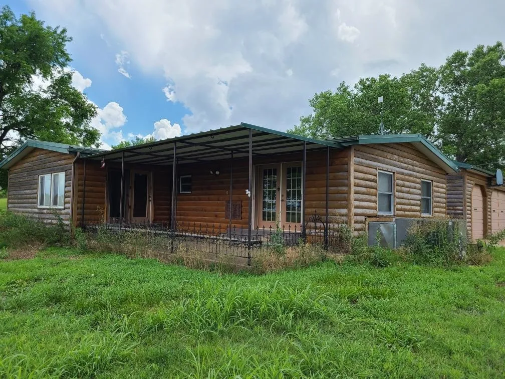 Winfield, Kansas 67156, United States, 2 Bedrooms Bedrooms, ,2 BathroomsBathrooms,Residential,Active,166723