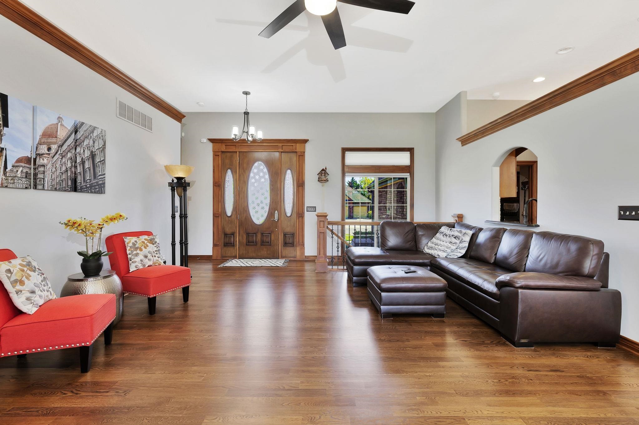 2437 N Peckham Ct, Wichita, Kansas image 4