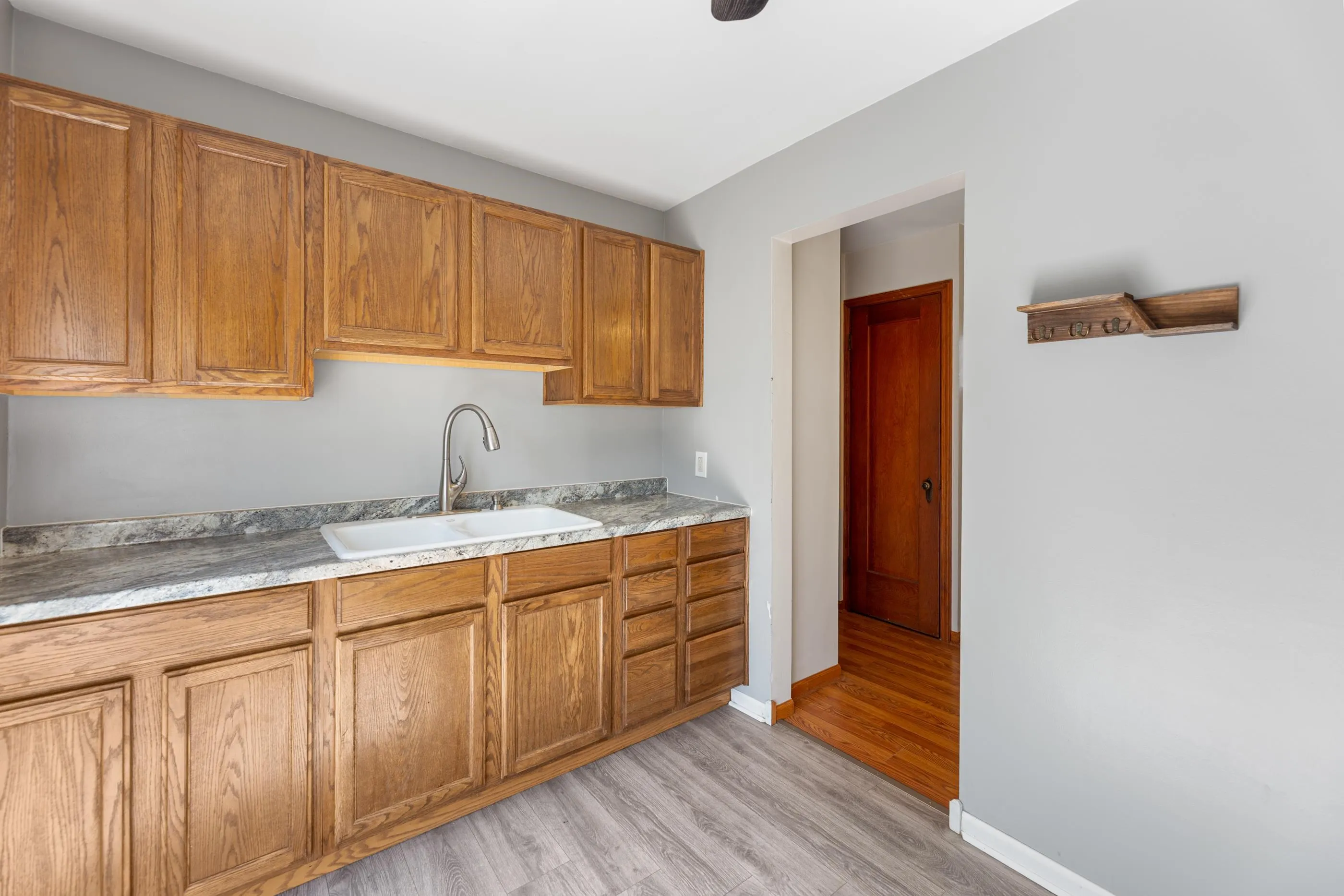 Hutchinson, Kansas 67501, United States, 2 Bedrooms Bedrooms, ,2 BathroomsBathrooms,Residential,Active,104760