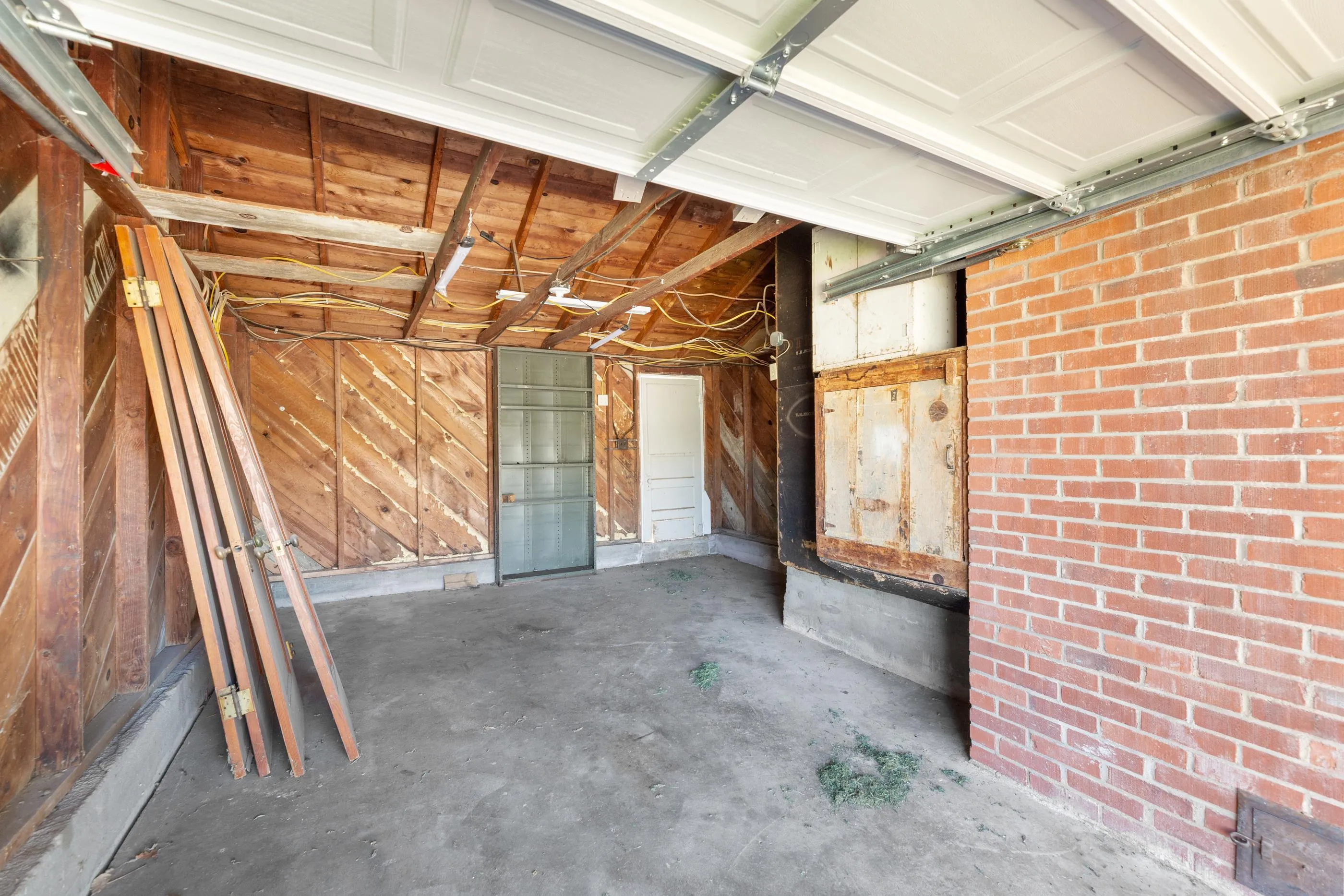 Hutchinson, Kansas 67501, United States, 2 Bedrooms Bedrooms, ,2 BathroomsBathrooms,Residential,Active,104760