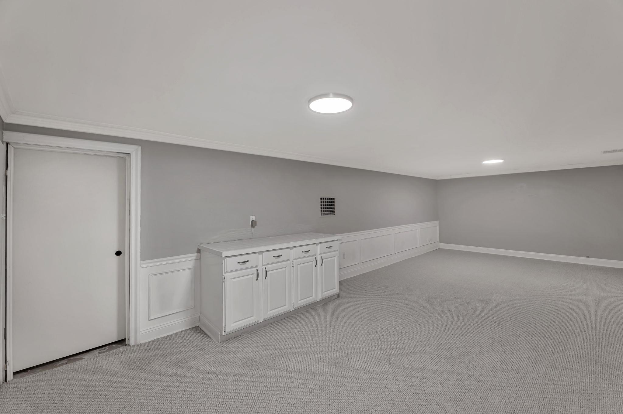 140 S Dellrose Ave, Wichita, Kansas image 28