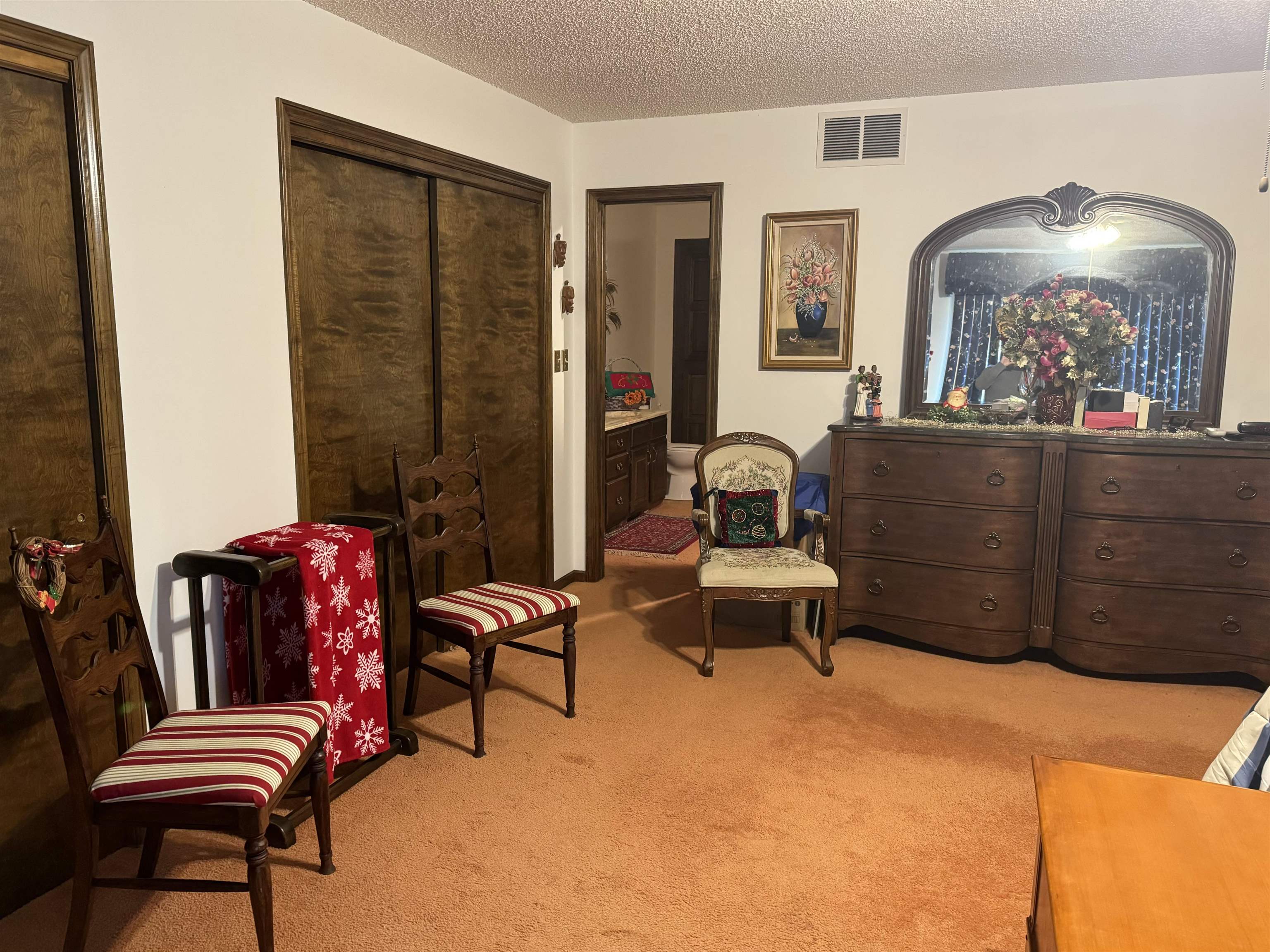 Newton, Kansas 67114, United States, 4 Bedrooms Bedrooms, ,3 BathroomsBathrooms,Residential,Pending,67592