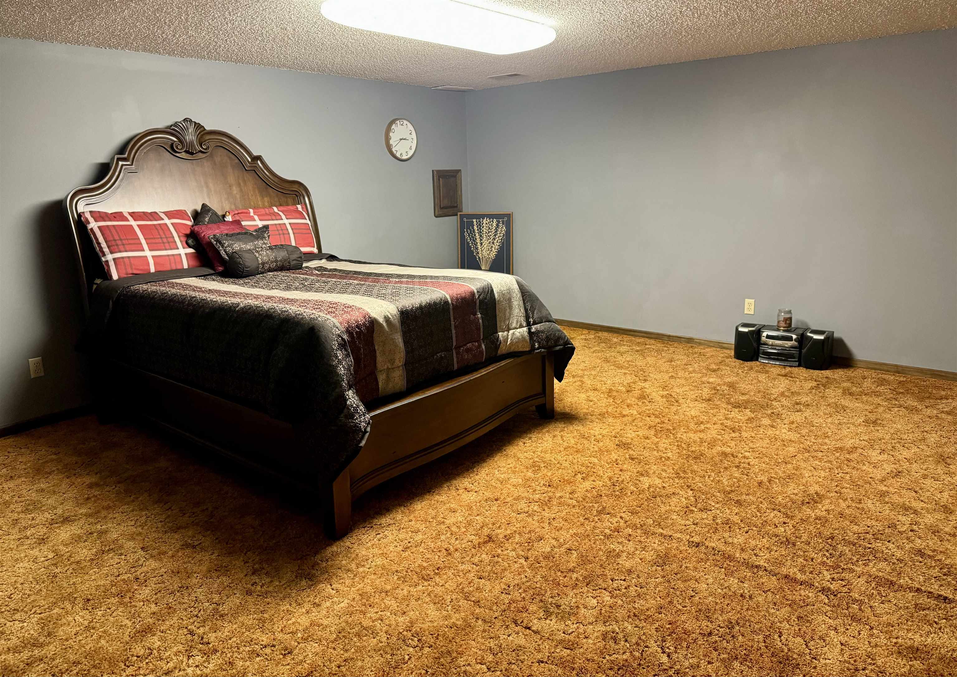 Newton, Kansas 67114, United States, 4 Bedrooms Bedrooms, ,3 BathroomsBathrooms,Residential,Pending,67592