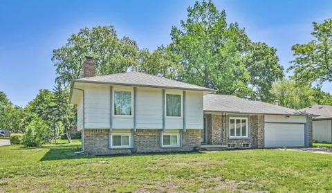 1126 N Crestline Cir, Wichita, KS MLS: 655262