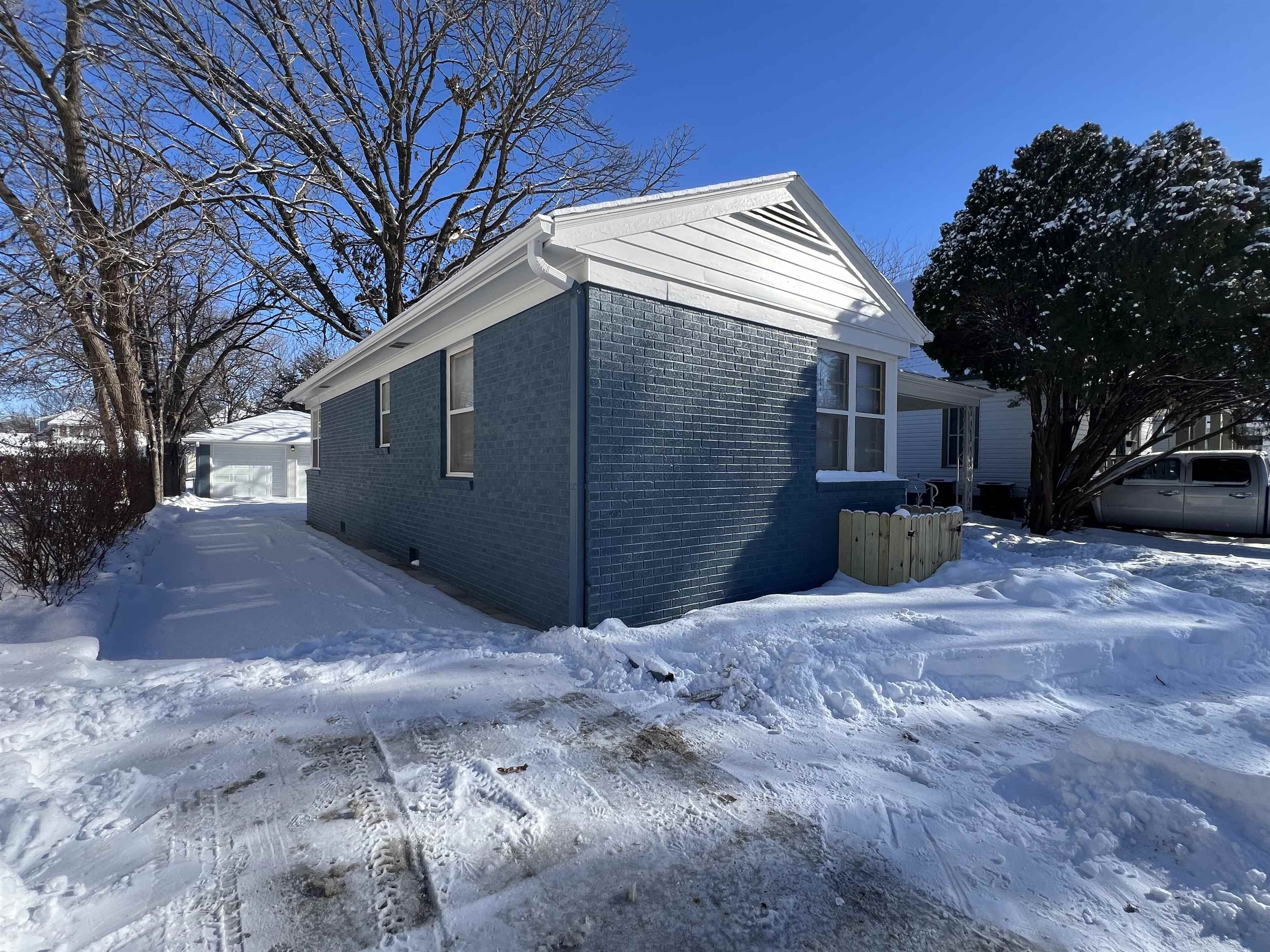 645 Highland Ave, Salina, Kansas image 2