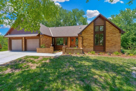 Homes For Sale - 1325 N Covington Cir<br/> Sedgwick County, Wichita, KS 67212