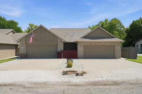 Multifamily For Sale - 631 N Mulvane St<br/> Mulvane, KS 67110