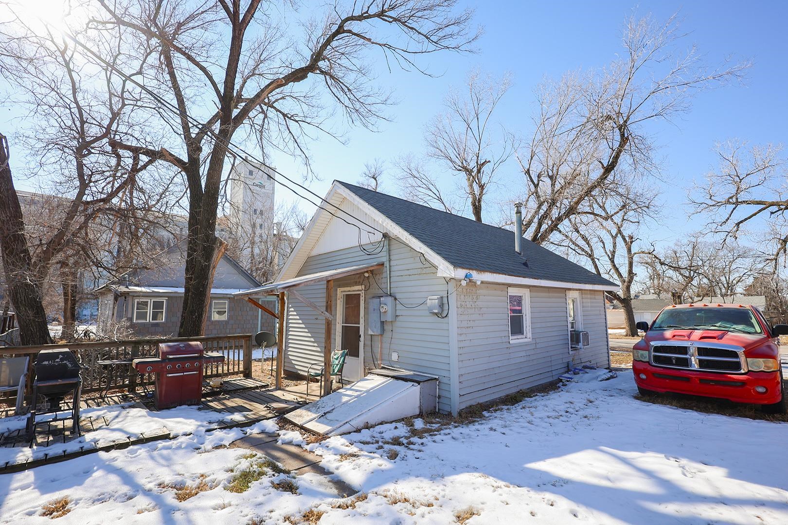 202 Hoagland, Hutchinson, Kansas image 12