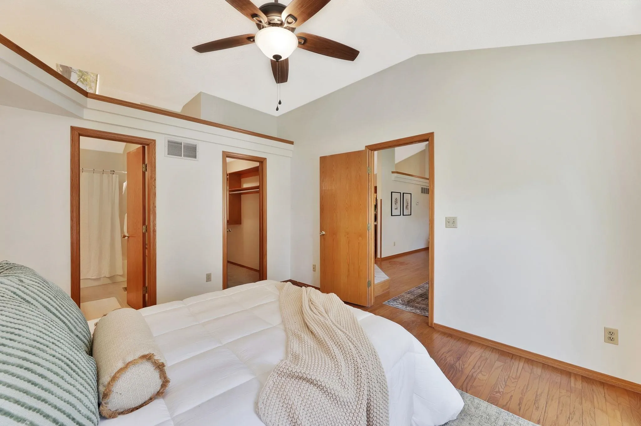 Wichita, Kansas 67207, United States, 4 Bedrooms Bedrooms, ,3 BathroomsBathrooms,Residential,Pending,107639