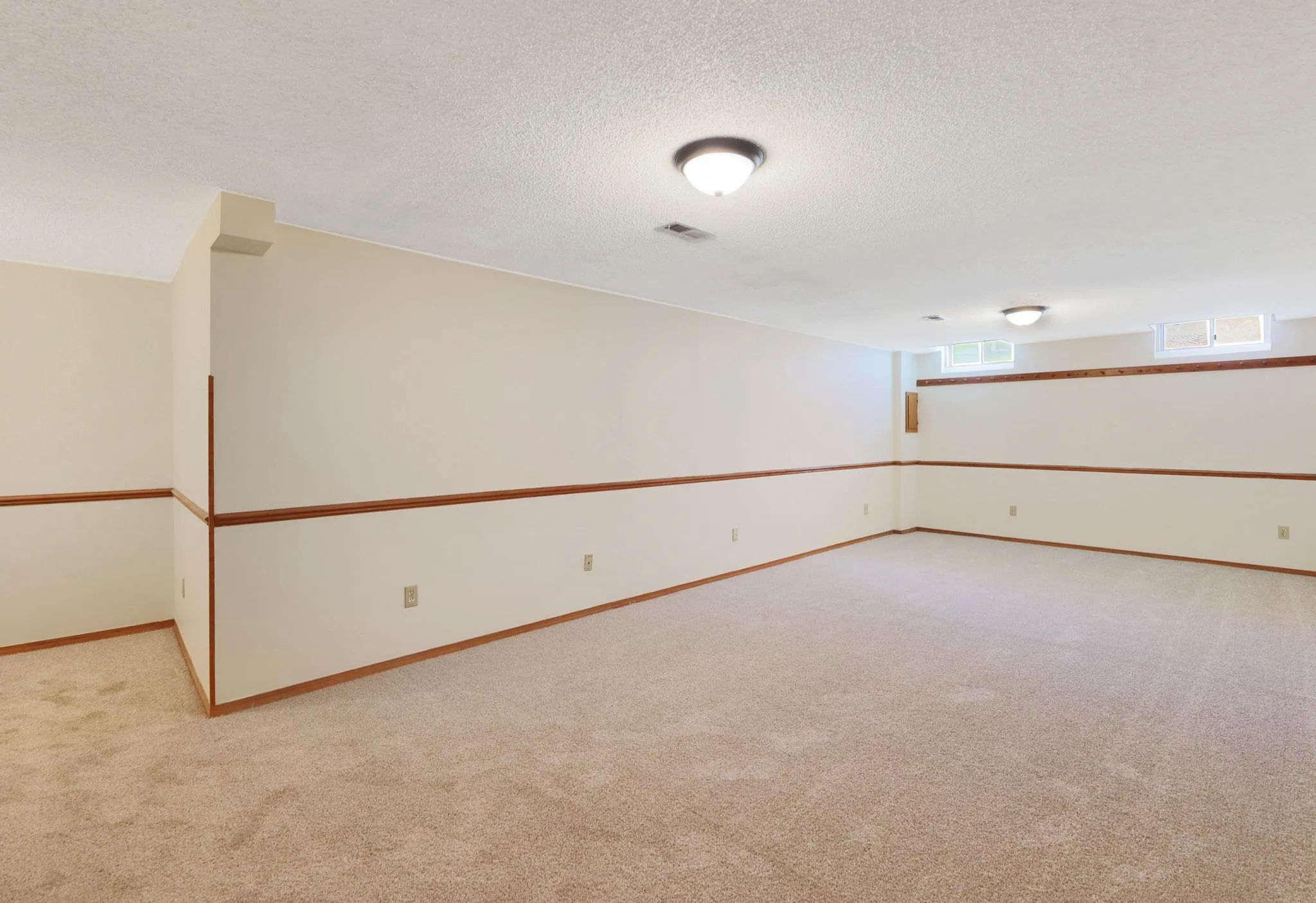 Wichita, Kansas 67207, United States, 4 Bedrooms Bedrooms, ,3 BathroomsBathrooms,Residential,Pending,107639