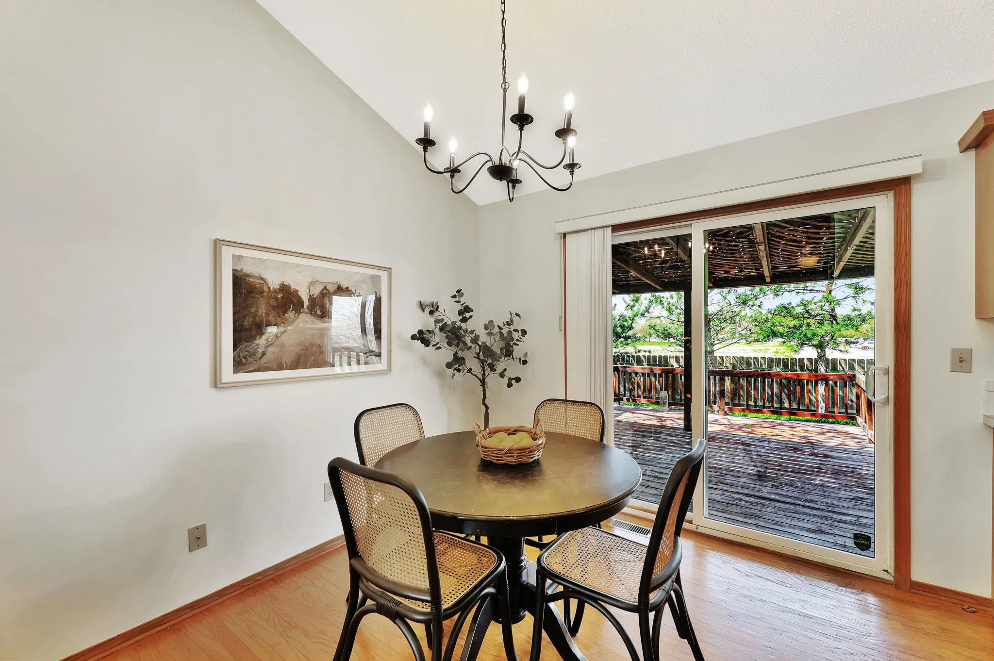 Wichita, Kansas 67207, United States, 4 Bedrooms Bedrooms, ,3 BathroomsBathrooms,Residential,Pending,107639