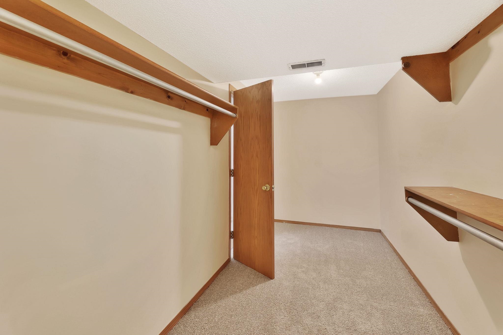 1225 S Fox Run, Wichita, Kansas image 29