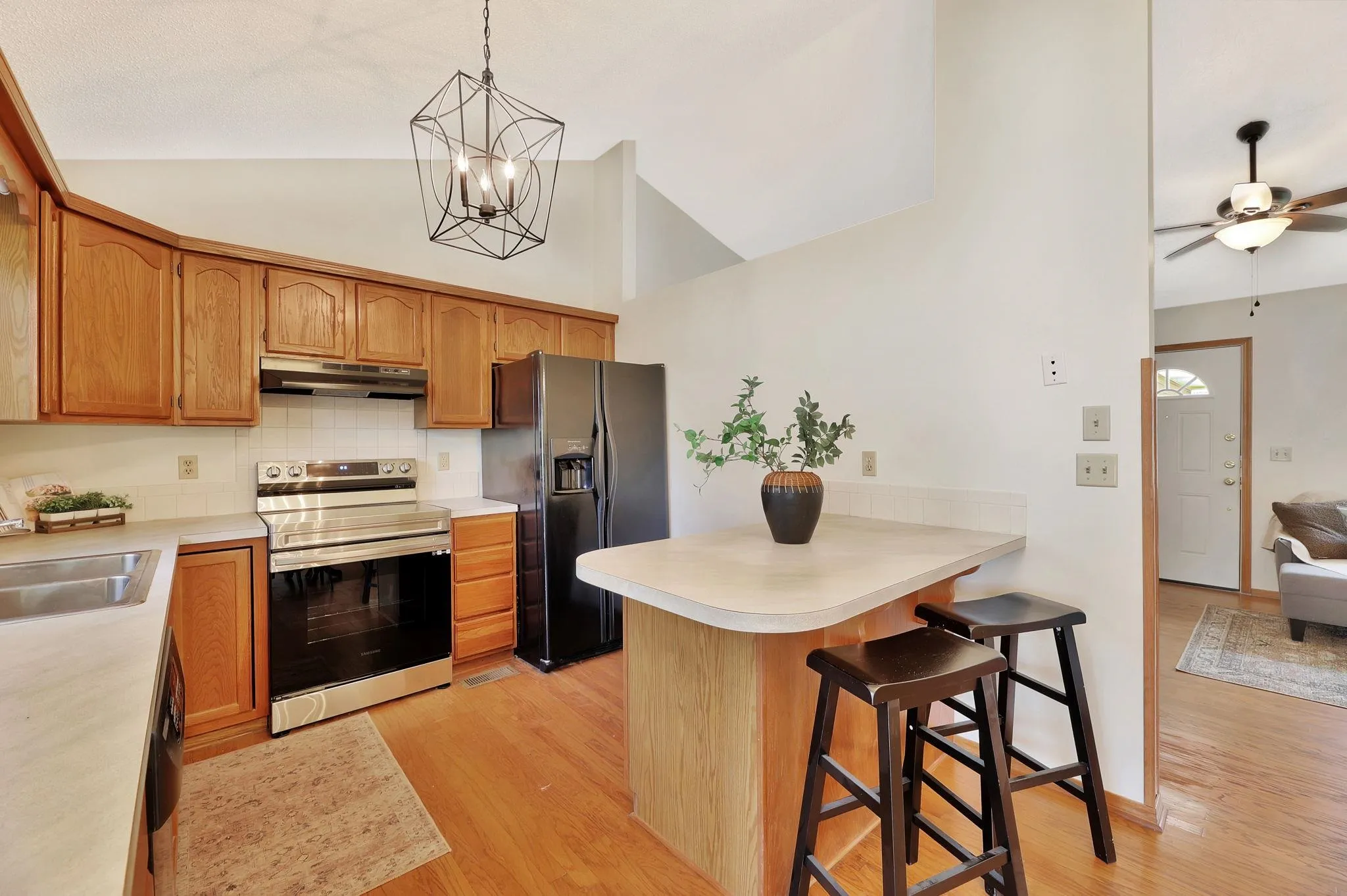 Wichita, Kansas 67207, United States, 4 Bedrooms Bedrooms, ,3 BathroomsBathrooms,Residential,Pending,107639