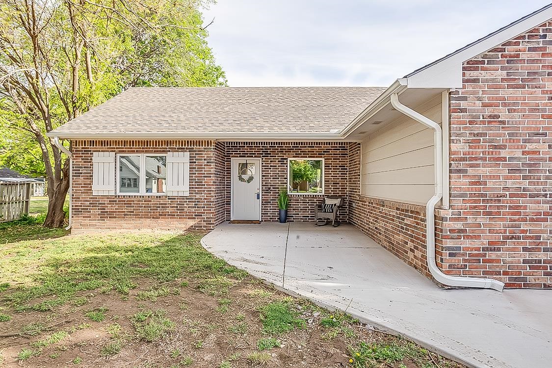 220 E Main St, Mount Hope, Kansas image 3