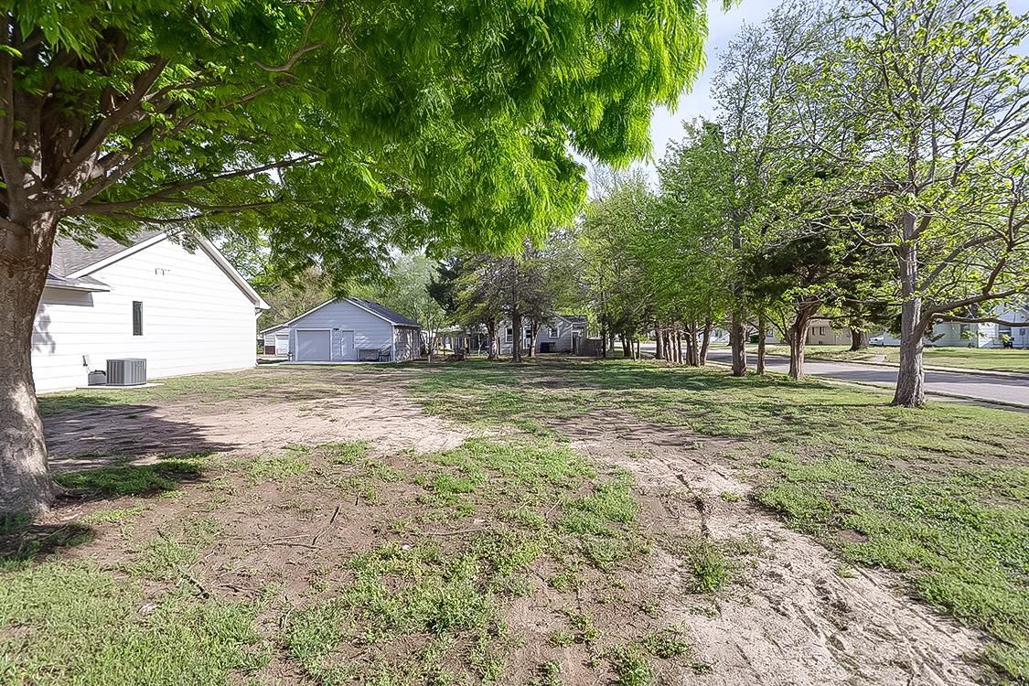 220 E Main St, Mount Hope, Kansas image 34