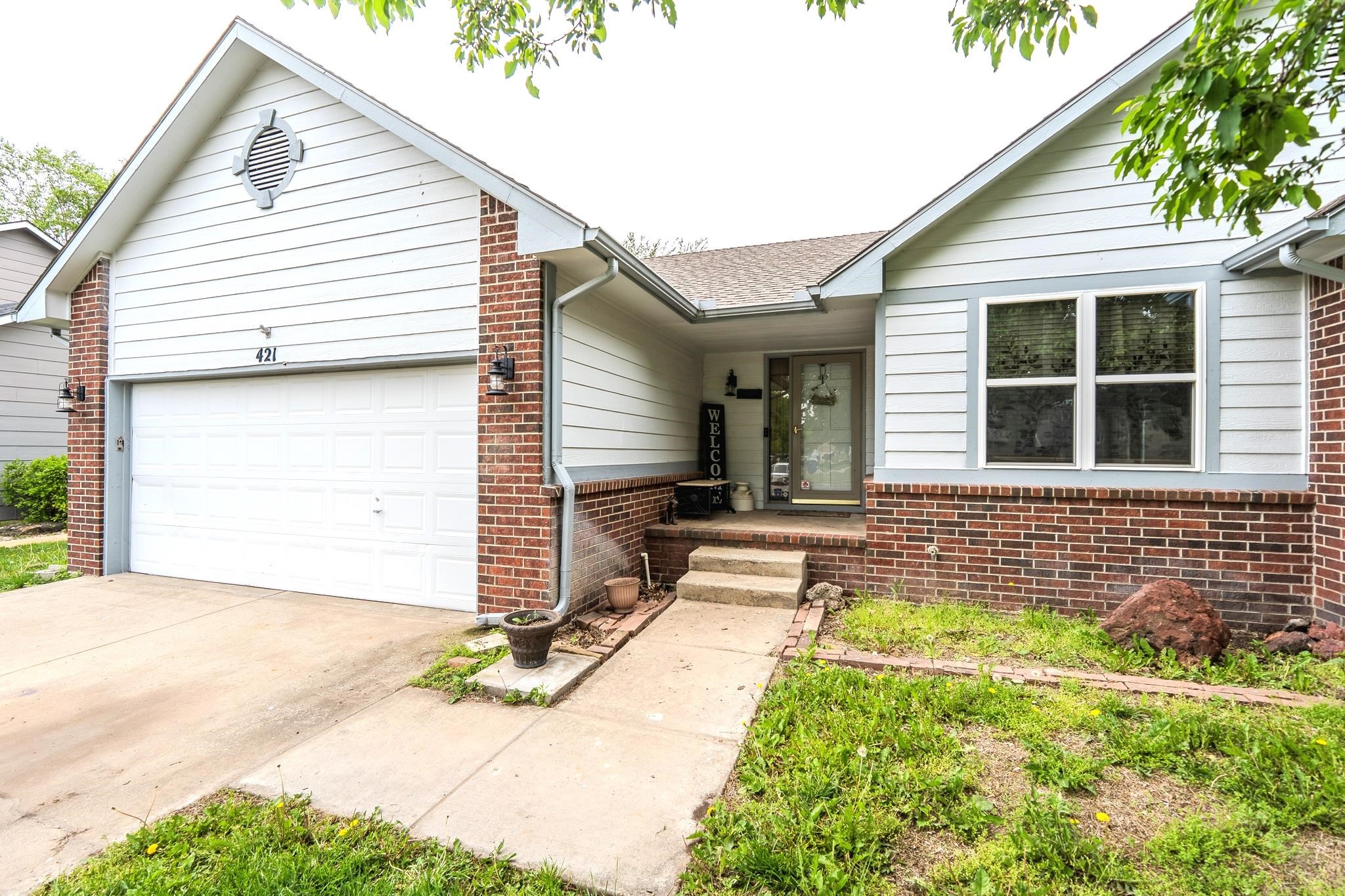 421 Fieldstone St, Valley Center, Kansas image 2