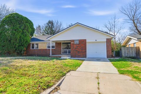 Homes For Sale - 7603 E Gilbert St<br/> Wichita, KS 67207