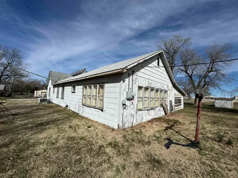 614 N Chestnut, Burden, KS MLS: 653291
