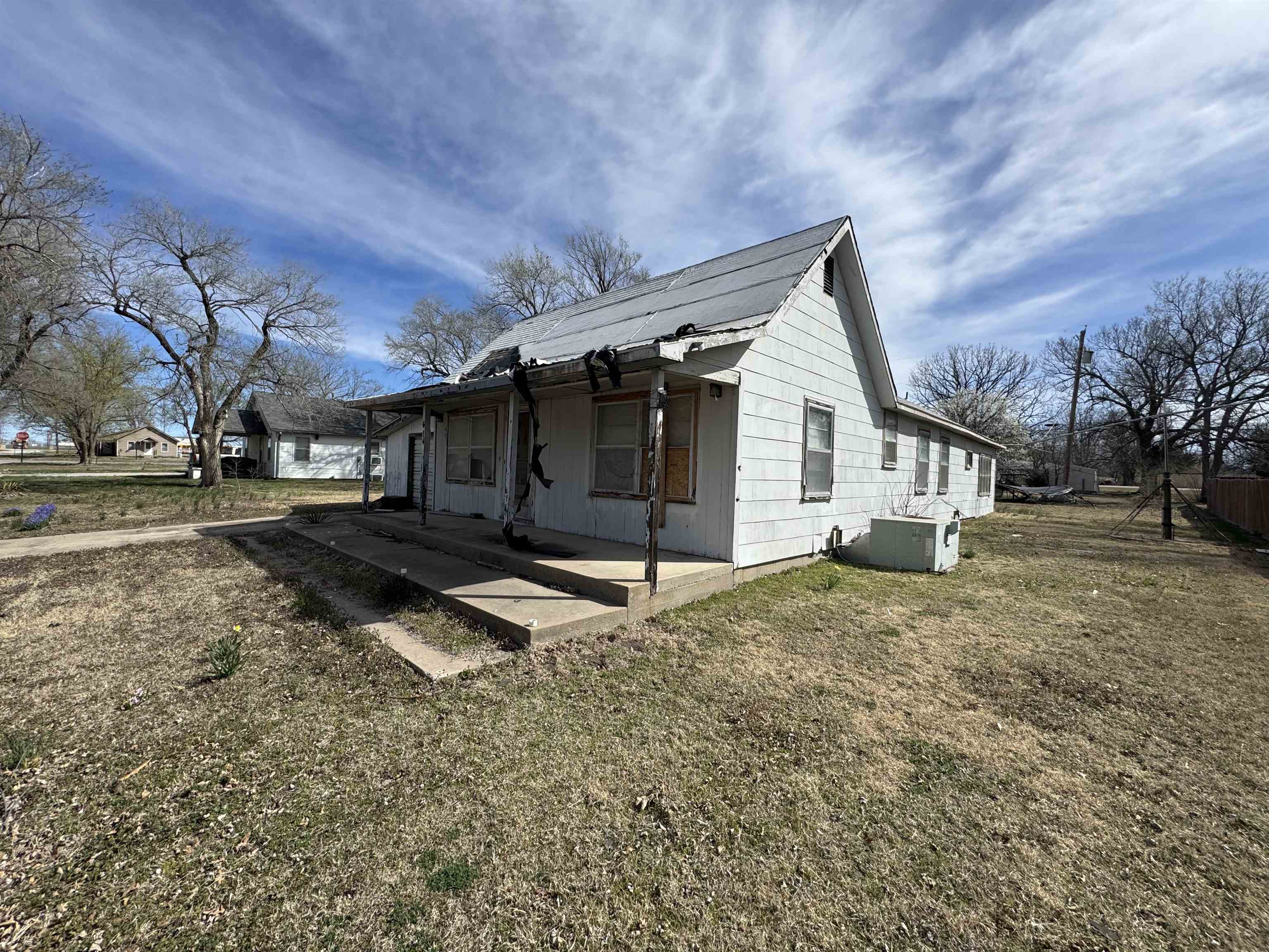 614 N Chestnut, Burden, Kansas image 2