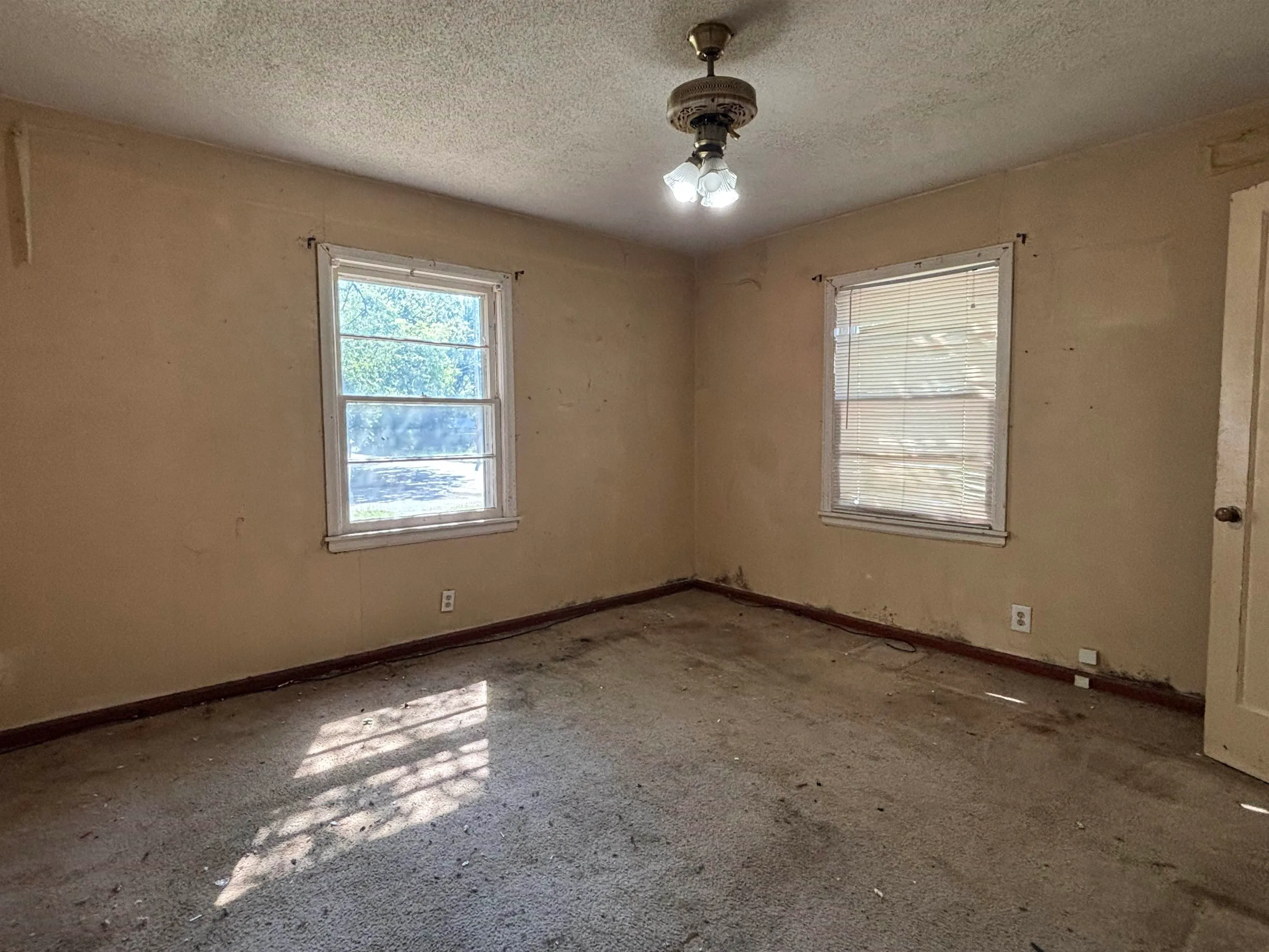 Wichita, Kansas 67207, United States, 3 Bedrooms Bedrooms, ,1 BathroomBathrooms,Residential,Active,239679