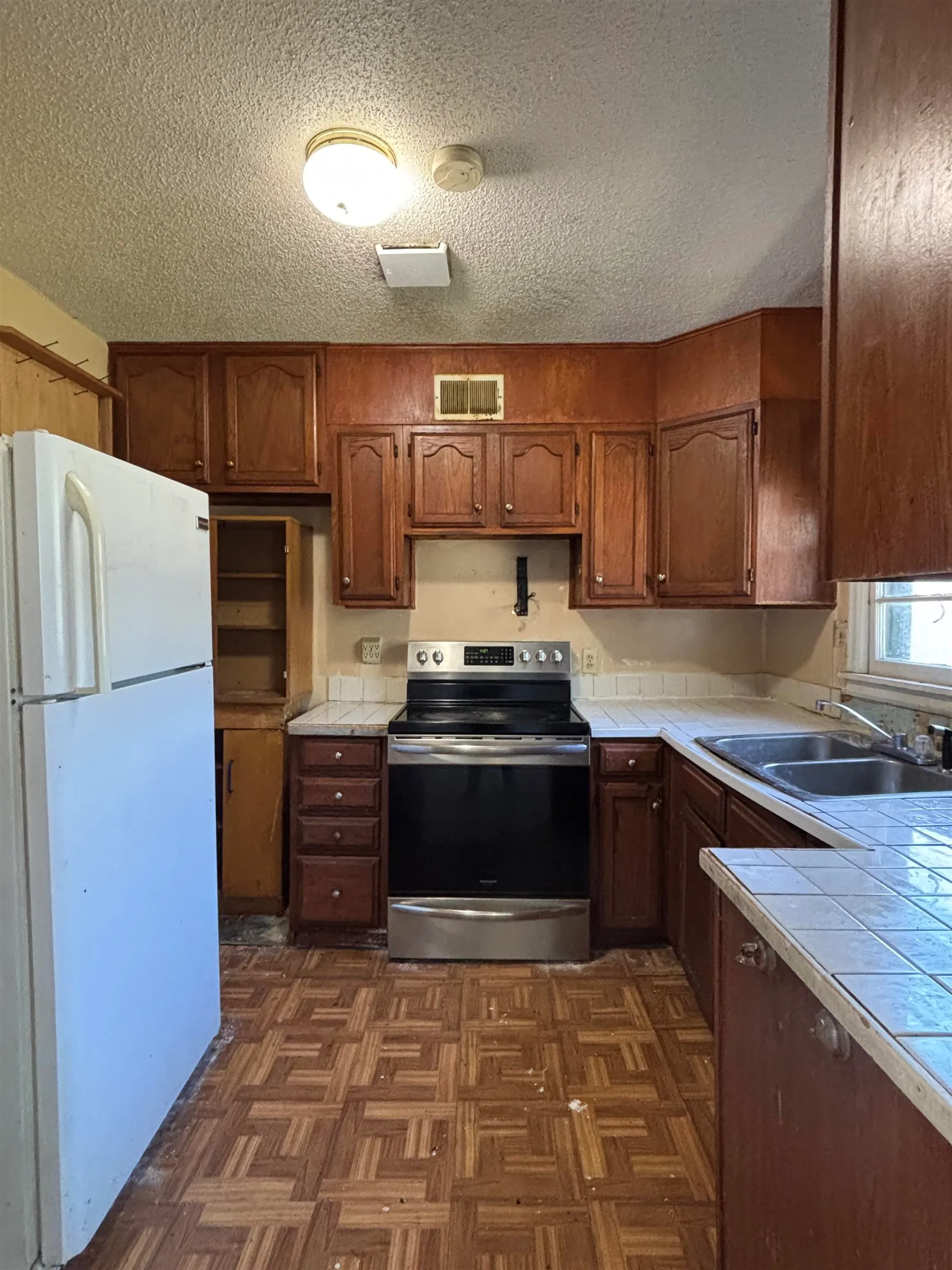 Wichita, Kansas 67207, United States, 3 Bedrooms Bedrooms, ,1 BathroomBathrooms,Residential,Active,239679