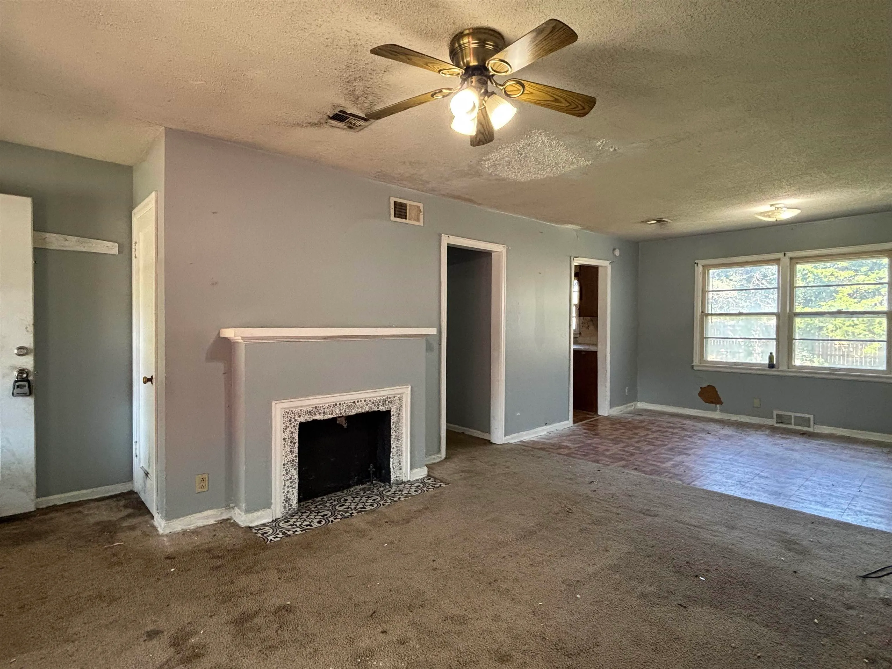 Wichita, Kansas 67207, United States, 3 Bedrooms Bedrooms, ,1 BathroomBathrooms,Residential,Active,239679