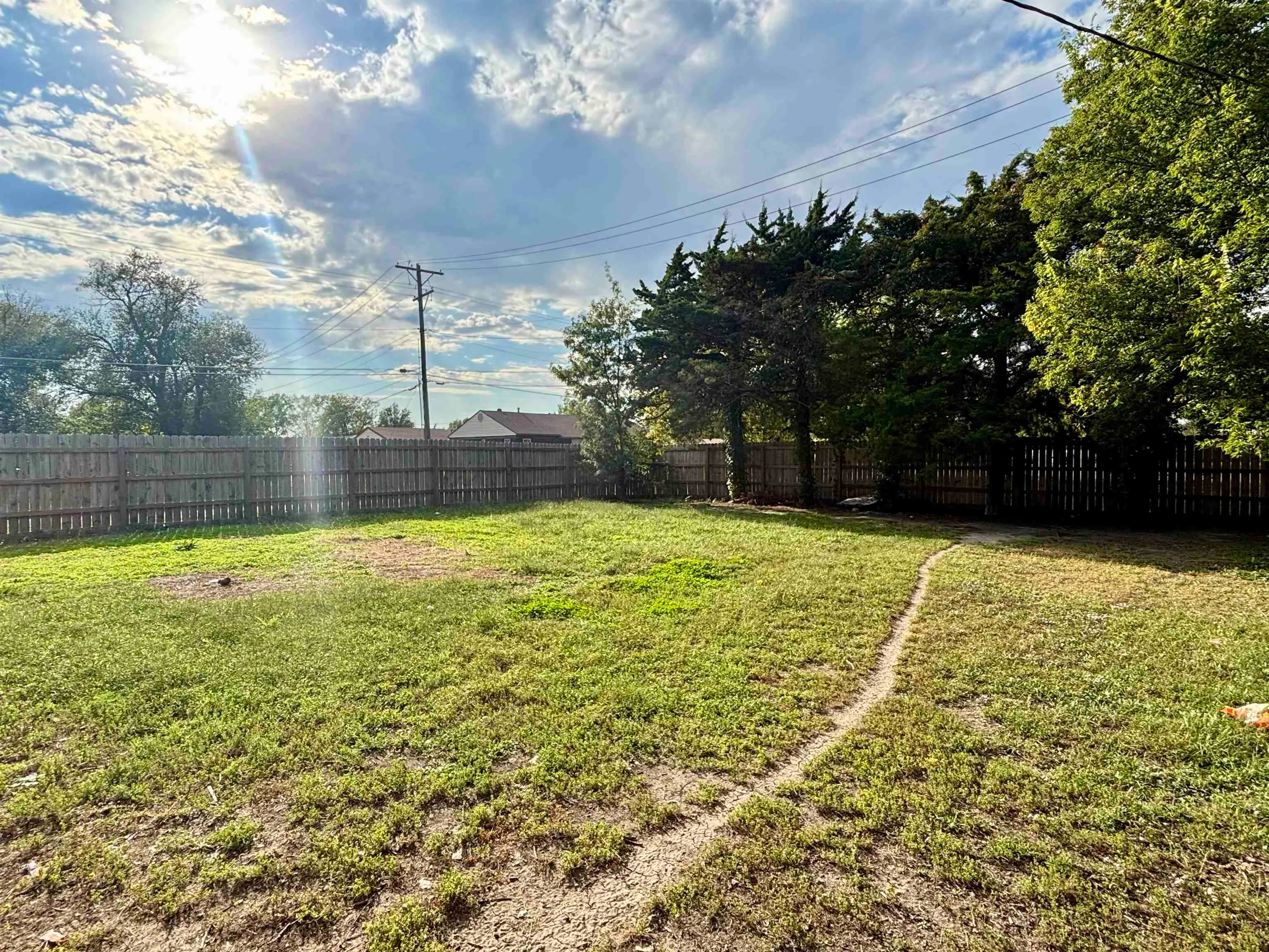 Wichita, Kansas 67207, United States, 3 Bedrooms Bedrooms, ,1 BathroomBathrooms,Residential,Active,239679