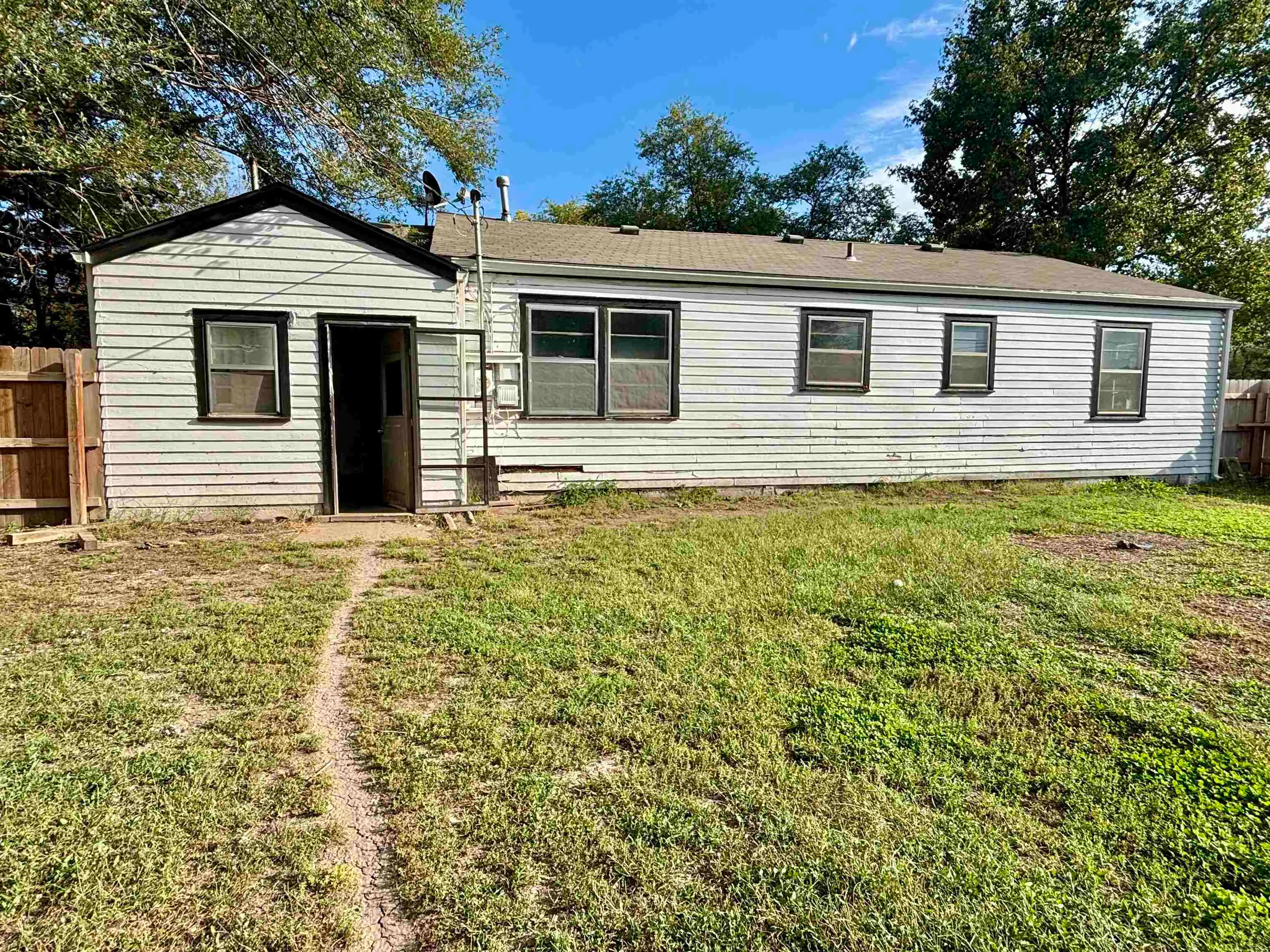 Wichita, Kansas 67207, United States, 3 Bedrooms Bedrooms, ,1 BathroomBathrooms,Residential,Active,239679