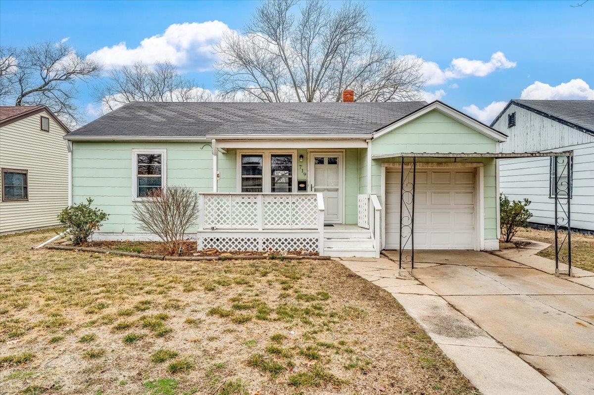 Wichita, Kansas 67218, United States, 2 Bedrooms Bedrooms, ,1 BathroomBathrooms,Residential,Pending,65502