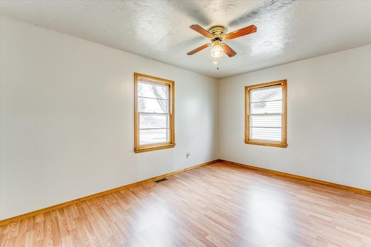 Wichita, Kansas 67218, United States, 2 Bedrooms Bedrooms, ,1 BathroomBathrooms,Residential,Pending,65502