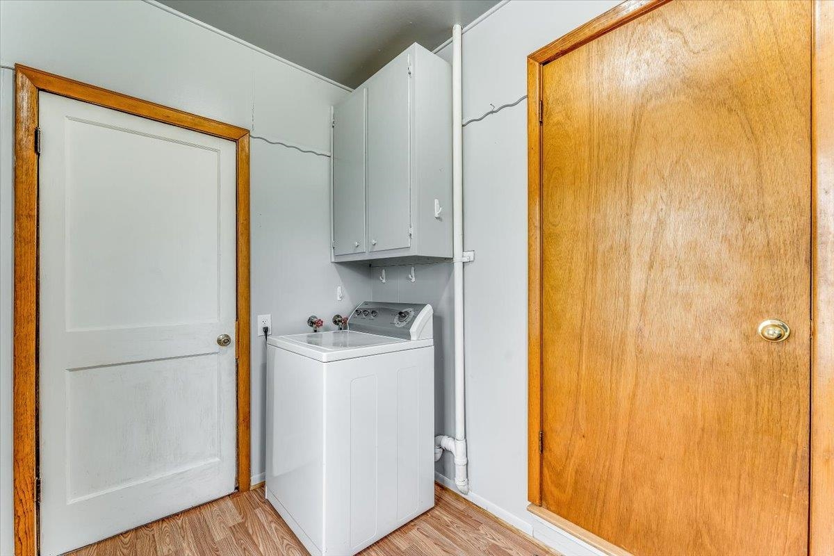 Wichita, Kansas 67218, United States, 2 Bedrooms Bedrooms, ,1 BathroomBathrooms,Residential,Pending,65502