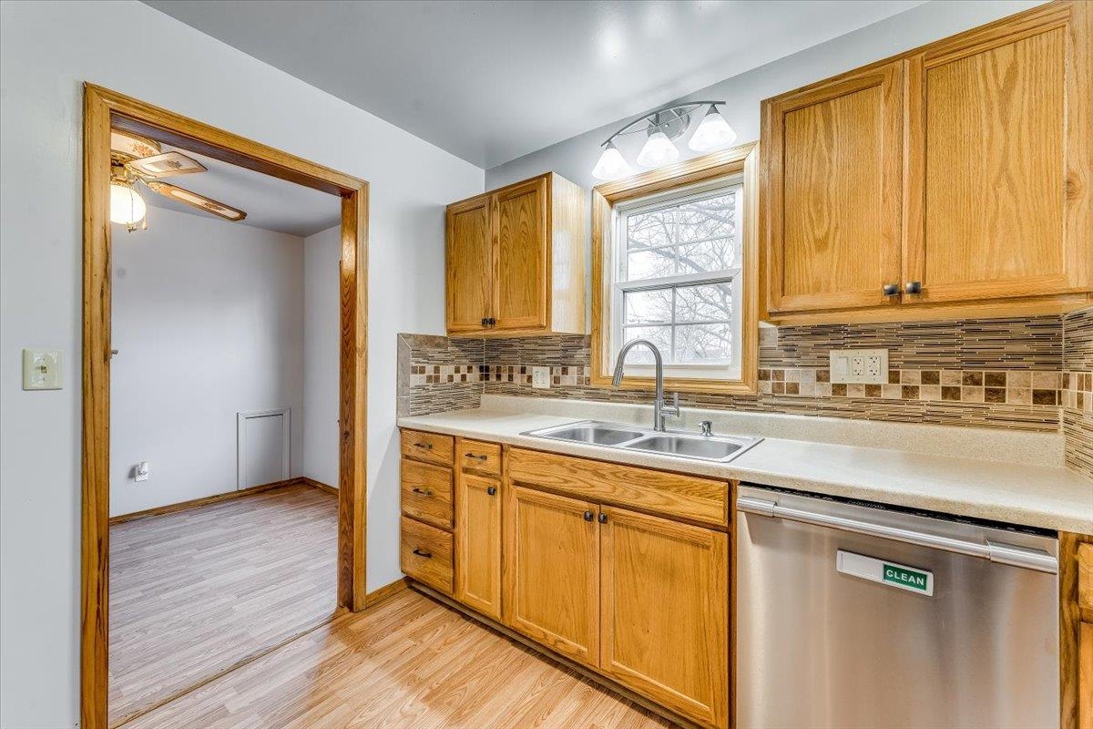 Wichita, Kansas 67218, United States, 2 Bedrooms Bedrooms, ,1 BathroomBathrooms,Residential,Pending,65502