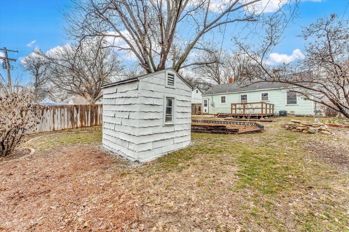 Wichita, Kansas 67218, United States, 2 Bedrooms Bedrooms, ,1 BathroomBathrooms,Residential,Pending,65502