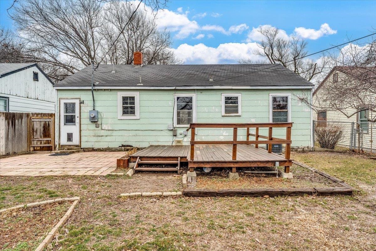 Wichita, Kansas 67218, United States, 2 Bedrooms Bedrooms, ,1 BathroomBathrooms,Residential,Pending,65502