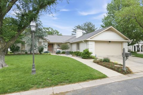 Townhouse For Sale - 1440 N Gatewood St<br/> Wichita, KS 67206